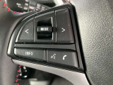 オーディオの音量やチャンネル操作ができるスイッチが、ハンドルに付いています。運転中でも、操作が行えて非常に安全・便利です!