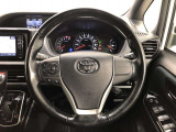 ハンドルは車を運転する上で、ずっと握っている重要なパーツです。手にフィットする物がいいですよね♪