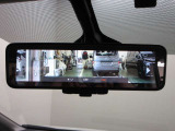 スマートルームミラー付きで後部座席に乗車してても後方がしっかり見れます
