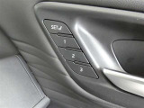 運転席のシートポジションを記憶・再現できるメモリー機能を搭載しています。