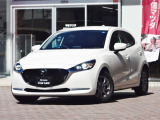 コンパクトなボディとMAZDA2の外観デザインを確認できる一枚です。