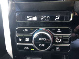 操作しやすいオートエアコン。車内をいつも快適に保つ事が出来ます。