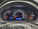 【メーターまわり】ドライバーから見やすい位置にあって安全運転に寄与します。メーターも見やすくてシンプルなデザインになっております。