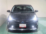 明度の高いLEDヘッドライトで、夜間の運転も安心です。