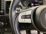 ステアリングの左側には、オーディオのスイッチが付いています