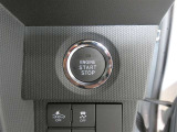 【プッシュスタート】スマートキーを携帯していればキーを取り出さずにドアを施錠&解錠。クルマの始動も可能です♪
