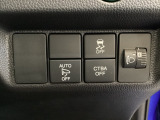 ハンドルの右側にはヘッドライトレベライザーと安全装備の、CTBA(シティブレーキアシストシステム)とVSA(ABS+TCS+横滑り抑制)の解除スイッチがついています。