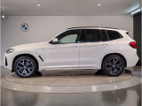 【XDrive】強大なパワーをXdriveシステムが瞬時に理想的な可変配分を行い、かつてない安心・快適・スポーティな走りを約束します。走行状況に応じてトルク配分を最適化してくれる優れものです!