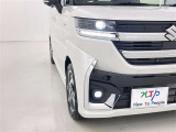 フォグランプ装着車です。暗い夜道の車両前方を明るく照らします