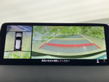 狭い場所でも安心。後方の状況をわかりやすく確認でき、安全な駐車をサポートします。運転に自信がない方にもおすすめです。