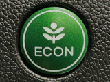 ★ECONスイッチ★ エコドライブを加速しよう!スイッチをONにすると、運転の仕方によるロスを抑え込み燃費をよくするようクルマが頑張ります(*^ー^*)燃費向上にチャレンジ♪