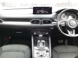 現在のMAZDA車はインパネ配置が視線の動きが少なくなるように設計レイアウトされています☆ひとつひとつの部品からMAZDAの安全に対するこだわりを感じる事が出来ます☆