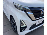 LEDヘッドランプ(ハイ/ロービーム、オートレベライザー付、シグネチャーLEDポジションランプ付)&アダブティブLEDヘッドライトシステムです。