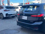 ご納車前には、BMWを熟知したメカニックによる100項目の点検・整備を行います。不具合箇所、交換時期に達している部品に関しましては、全て当社負担で交換してからのご納車となります。