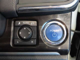 スマートキー装備車なので、キーを取り出さなくてもエンジン始動が可能です。