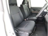 乗り降りしやすい運転席助手席