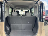 【トランク】広々と荷物もたくさん入ります。
