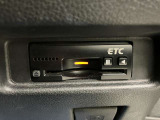【ETC】有料道路を利用する際に料金所で停止することなく通過できるETC車載器装備。