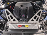 【BMWエンジン】革新的なガソリン・エンジン・テクノロジーによる高性能かつ高効率。レスポンスの良いパワーを発揮。常にスムーズな吸気を実現しアクセル開度にダイレクトに反応しドライビングを楽しく演出。