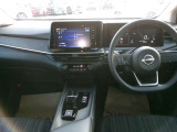 操作しやすい運転席廻り!操作パネルも使いやすい!!ドライブが楽しくなります!