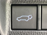 【パワーバックドア】スマートキーや運転席のボタンを押すだけでリアゲートが自動で開閉します!荷物を持っている時や、高い位置にあるバックドアを閉める際に便利な機能です♪