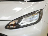 LEDヘッドライトです。デザイン性がよくとても明るいので、夜間の走行や悪天候でも安心です。しかも長寿命!