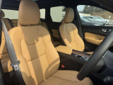 XC60 ウルトラ T6 AWD プラグイン ハイブリッド 4WD 