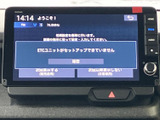 先進のナビゲーションシステムを搭載。鮮明な画面で目的地設定や楽曲操作がスムーズに行えます。スムーズな操作性で快適なドライブをサポートします。