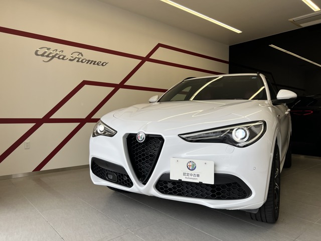 ステルヴィオ 2.0 ターボ Q4 ヴェローチェ 4WD