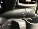ライトスイッチです。「AUTO」にすると外の明るさに応じてスモールライト・ヘッドライトが自動でON・OFFします。夕暮れ時や屋内駐車場、トンネルなどに便利です。