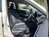 運転席・助手席です