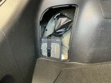 万が一のパンク時には応急用パンク修理キット装備、スペアタイヤはありません。タイヤジャッキはオプションになります。