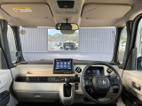 視界を遮らない細いフロントピラー、高いアイポイント、フラットなインパネでクリアな見晴らしで運転していただけます☆