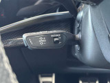 ●アダプティブクルーズコントロール『設定した速度で前方車両に追いつくと、安全な車間距離を自動で調整して前方車両を追従します。長距離ドライブでの疲労を軽減する大変重宝する機能です。』