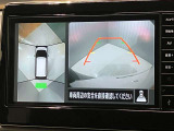 【アラウンドビューモニター】車を上から見下ろしているかのような映像で周囲の状況がひと目で確認、狭い駐車場に駐車するときも安心です♪