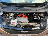 サクラは電気自動車です。エンジンはありません、モーターで走行します。軽自動車とは思えない走りをお楽しみください。