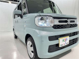 明るいライトが夜道を明るく照らしてくれます。 運転する上で、道路状況をいかに早く認識できるか重要なポイントです。 白色光が暗い道も明るく照らしてくれますよ。