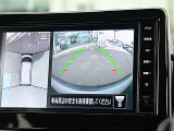 アラウンドビューモニター装備で、運転席からクルマの前後左右の状況が確認できます。
