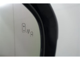 ★ブラインドスポットモニター付きです、隣の車線を走る車両をレーダーで検知、ドアミラーでは確認しにくい後側方エリアの車両をお知らせいたします。