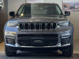 伝統のセブンスロットルグリルが一目でJeepと分かります。