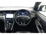 スポーティームード溢れる運転席周りですね。 クイックなドライビングに対応できるよな運転席回りになっています。 ドライブがますます楽しくなりますね!