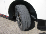 タイヤサイズは165/55R15 純正アルミ装着♪2020年製トーヨータイヤ残り溝は7分山ていどございます。