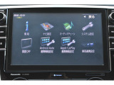 自身のスマホにインストールされてるアプリを表示、使用できるApple CarPlay/Android Autoにも対応しています