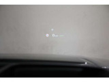 フロントガラスに車速や制限速度を投影するヘッドアップディスプレイです。視線を大きく移動させることなく必要な情報を確認でき、安全運転をしっかりサポートしてくれます!
