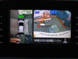 アラウンドビューモニターが駐車をアシスト☆4つの高解像度カメラで車の周囲を撮影。ミニバン、SUVなどの死角の駐停車も驚く程楽です!バックカメラは、車庫入れの時は勿論、後方の安全確認もできて安心です♪