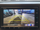 【バックカメラ(3モード)】視点を切り替えて後方を確認でき、駐車や車庫入れも安心です。