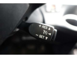 【クル-ズコントロ-ル】・・・高速道路などで一定速度でのクルージングが可能。 余分なアクセル操作を減らし、ドライバーの負担を軽減。 燃費の向上にも貢献します。