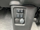 軽自動車の限られた室内空間をフルに活用し、小柄ながら過ごしやすい車内を作り出しています。