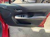パワーウィンドウ装備です。運転席はオートになっているので、ワンタッチ開閉することが出来ます。