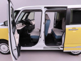 お車を購入される際はご不明な点や不安な点もあるかと思いますが、困ったらお気軽にご相談下さい! 【フリーダイアル】 でお電話頂ければ当店のスタッフがじっくりお話を聞かせて頂きます!